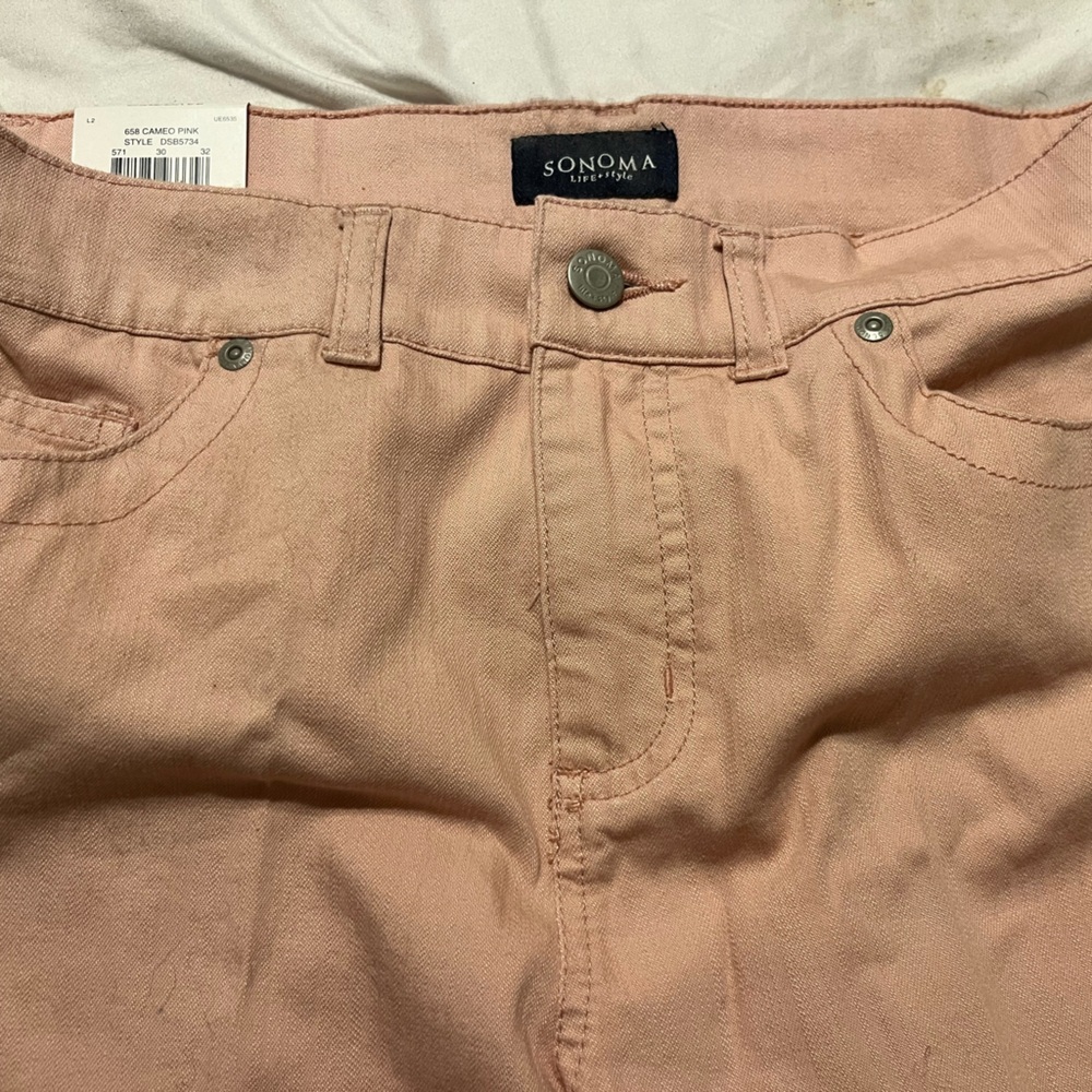 SONOMA lifestyle Capri pants size 8 in CAMEO PINK.